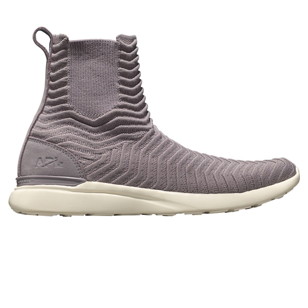 NWT APL TechLoom Mauve/Pristine, 6, in box